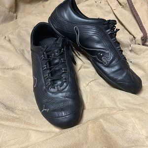 Black puma cheer shoes